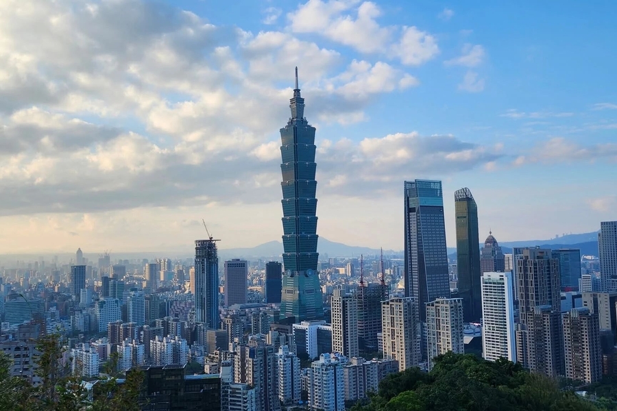 台湾问题是中国内政，怎么解决，当然是由中国人自己说了算