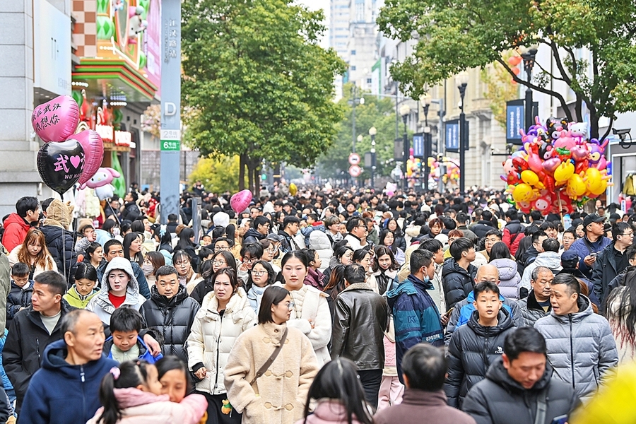 世界很动荡，中国外交是一股清流