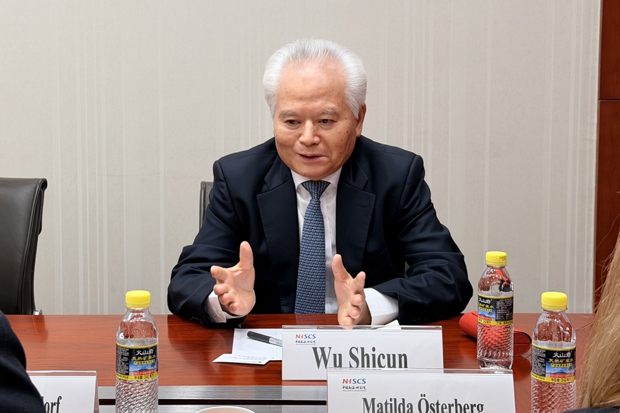 吴士存在京会见瑞典驻华使馆外交官 