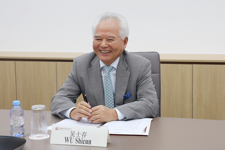 吴士存会见英国驻广州总领事馆客人 
