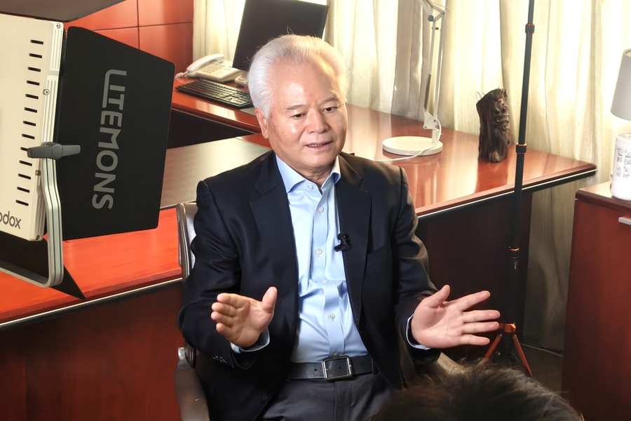 吴士存在京接受NHK记者专访 
